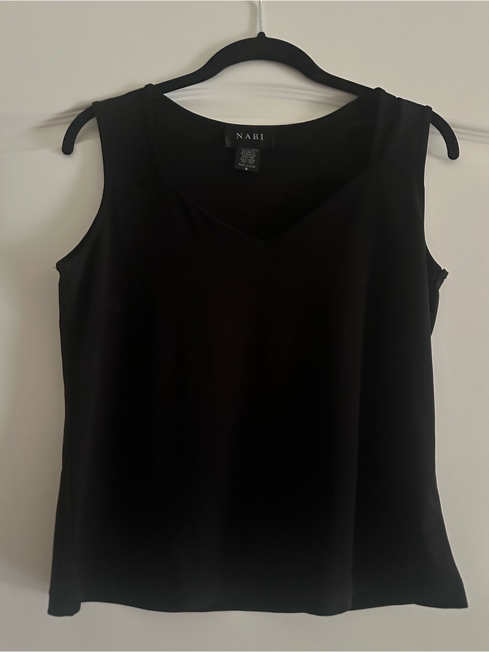 Women's Black V-Neck Sleeveless Top